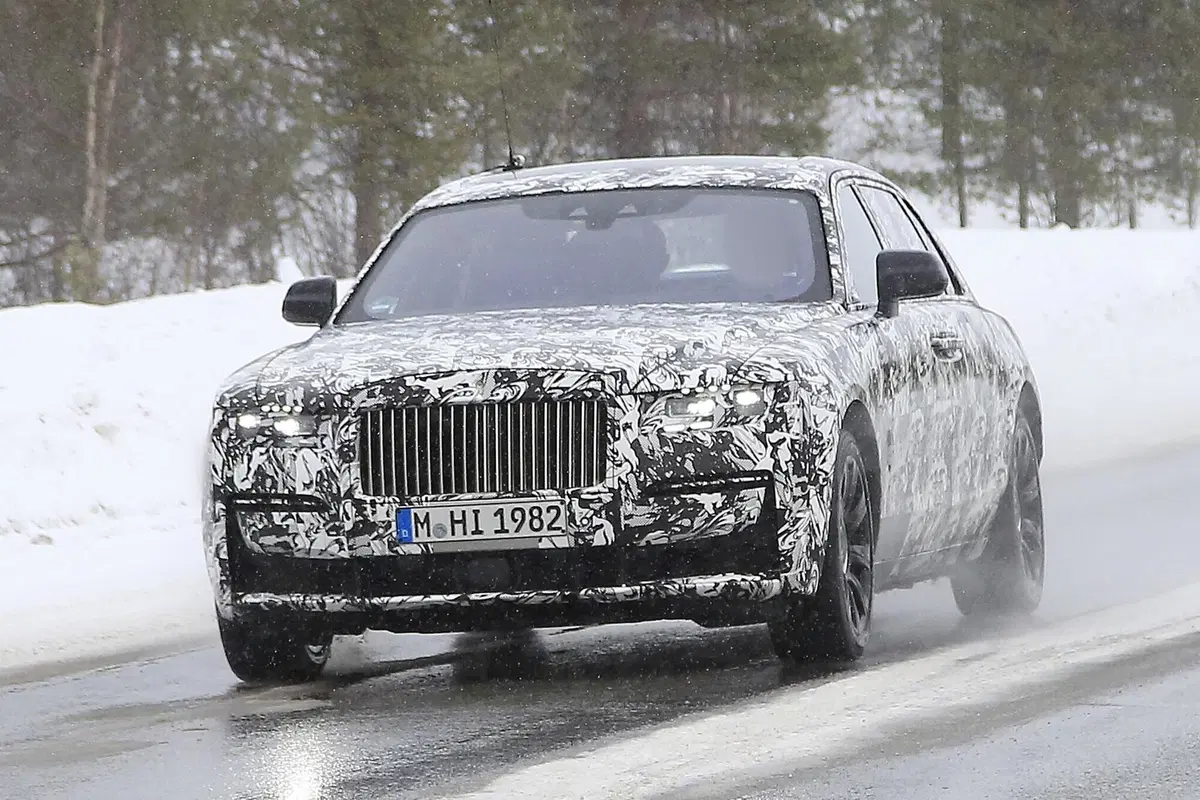 Rolls-Royce Ghost: rieccola, anche con il passo lungo [Foto spia] (2)
