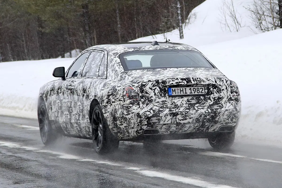 Rolls-Royce Ghost: rieccola, anche con il passo lungo [Foto spia] (5)