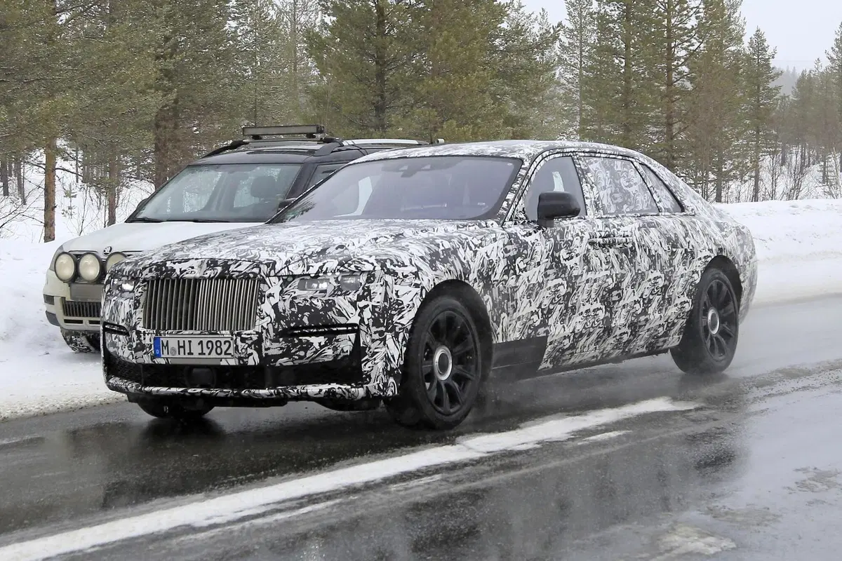 Rolls-Royce Ghost: rieccola, anche con il passo lungo [Foto spia] (6)