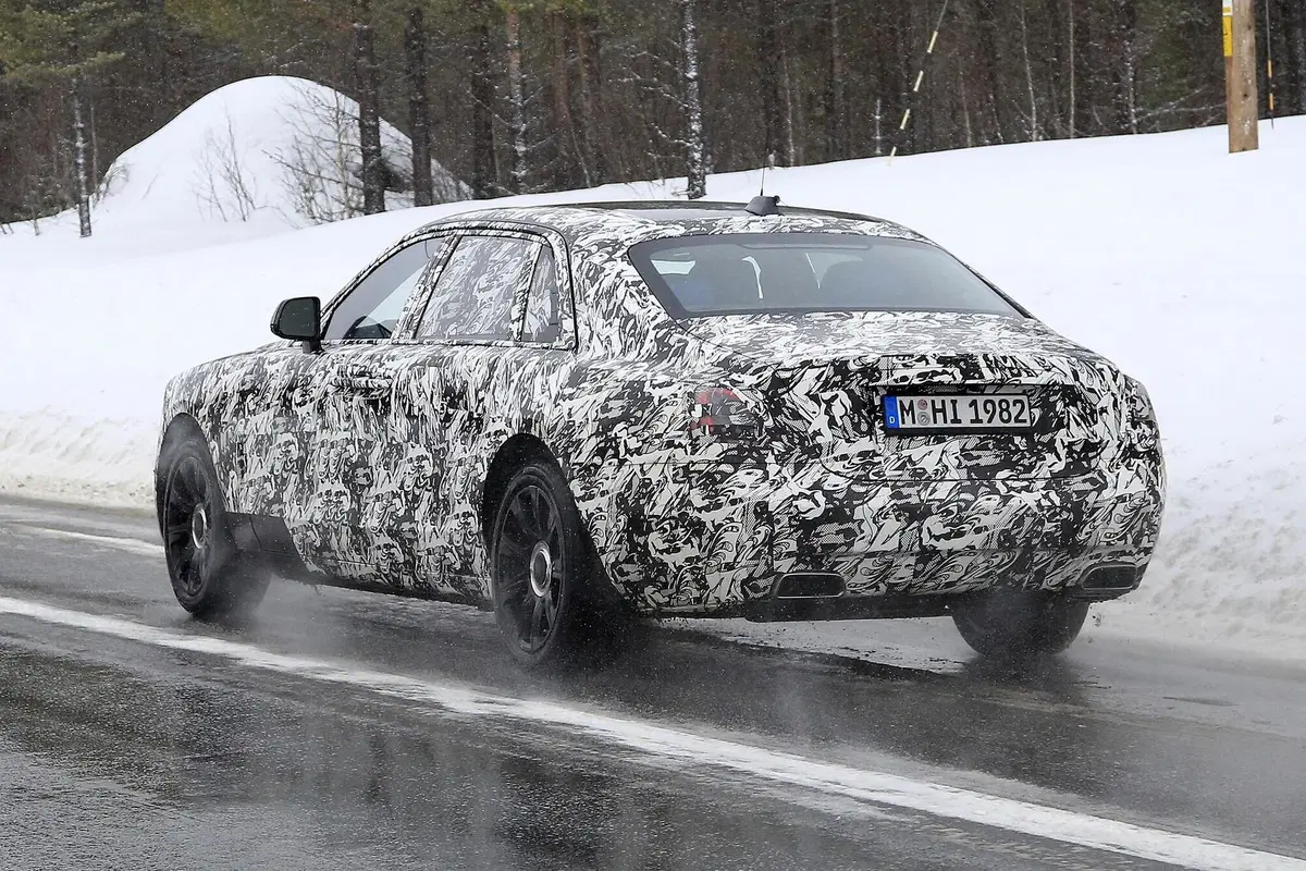 Rolls-Royce Ghost: rieccola, anche con il passo lungo [Foto spia] (12)
