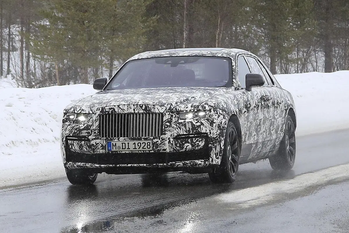 Rolls-Royce Ghost: rieccola, anche con il passo lungo [Foto spia] (2)