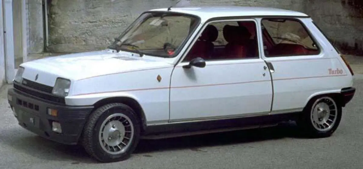 Quale è l’auto compatta sportiva più famosa? E la più emozionante? Non certo solo Mini Cooper o 500 Abarth [Foto Gallery] (5)