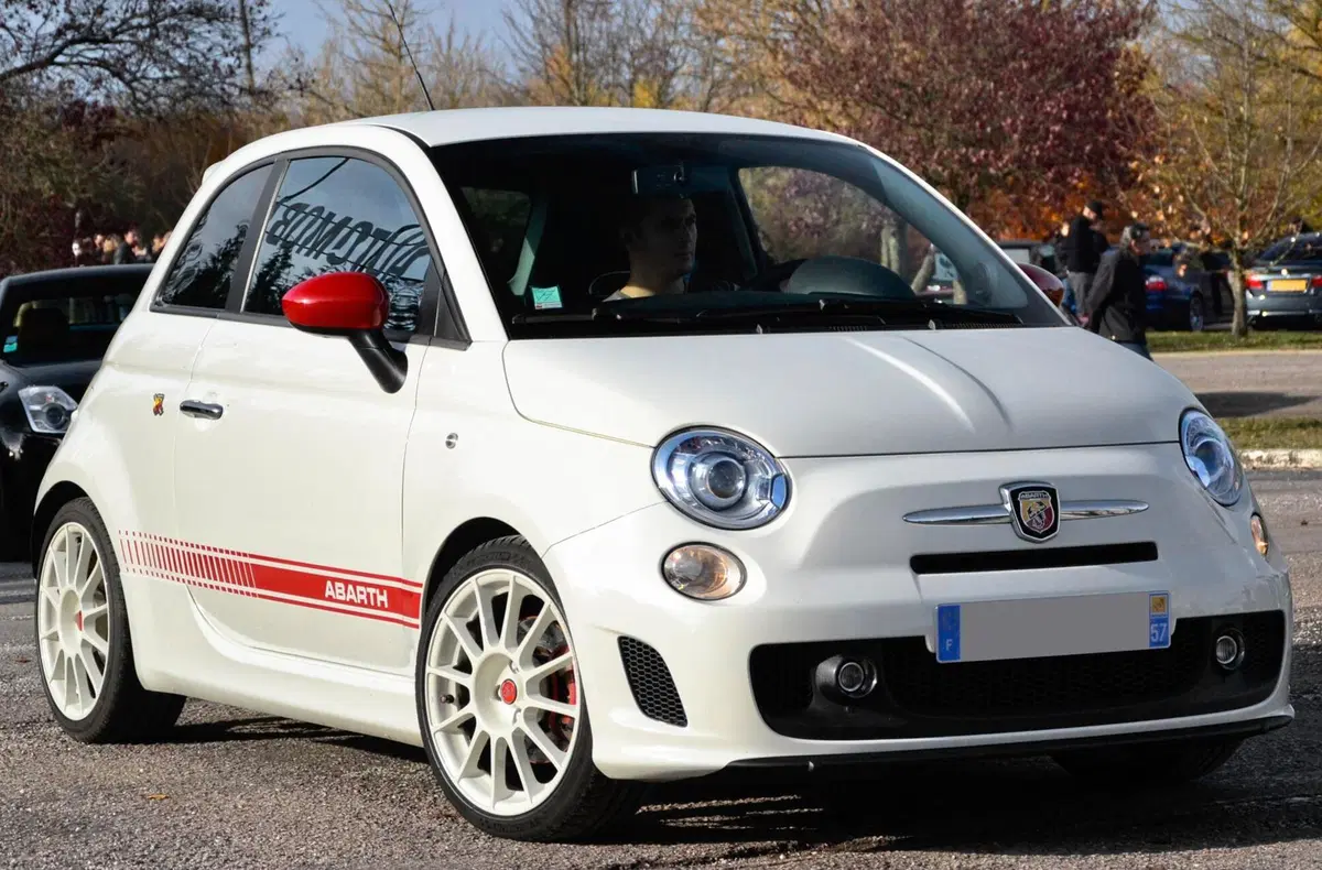 Quale è l’auto compatta sportiva più famosa? E la più emozionante? Non certo solo Mini Cooper o 500 Abarth [Foto Gallery] (12)