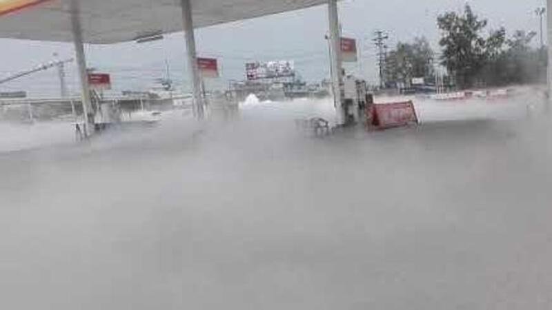 Incidente al distributore di benzina e gas auto: nubi di GPL e auto in fiamme [video]