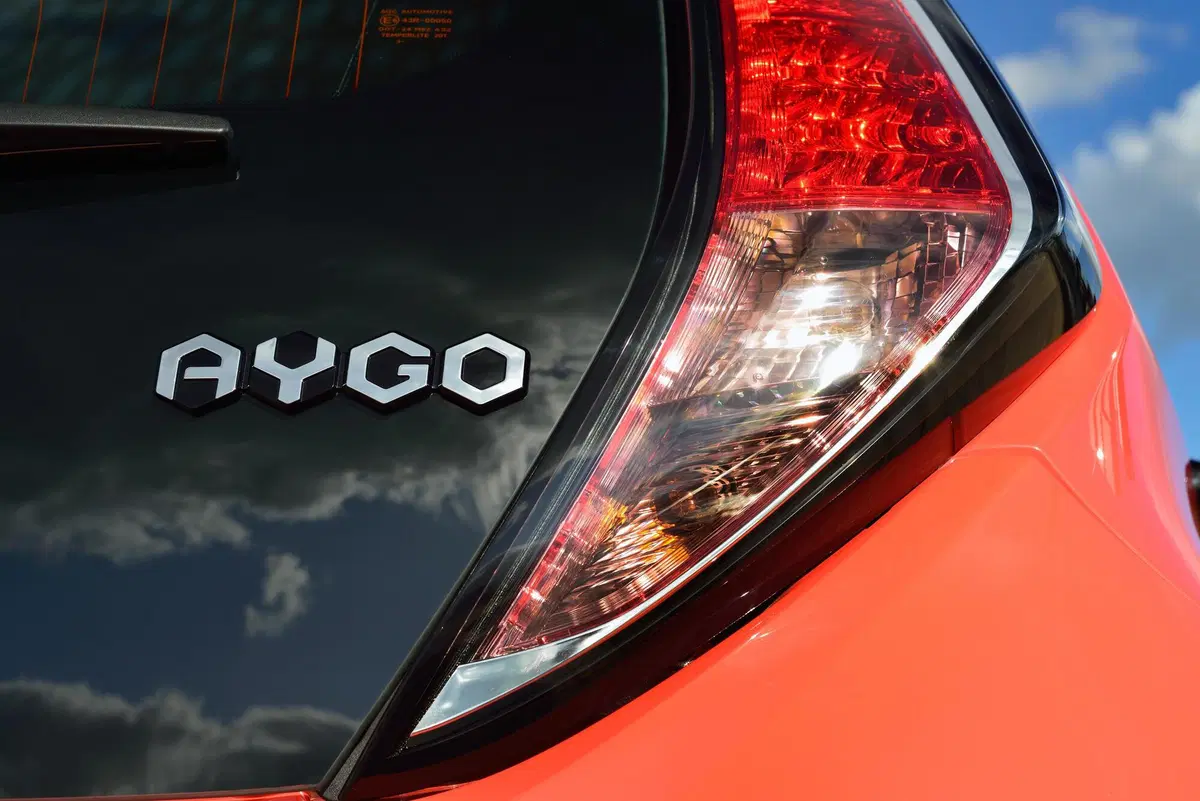 Toyota Aygo Connect 1.0 VVT-i 72 CV 5 porte x-cool (24)