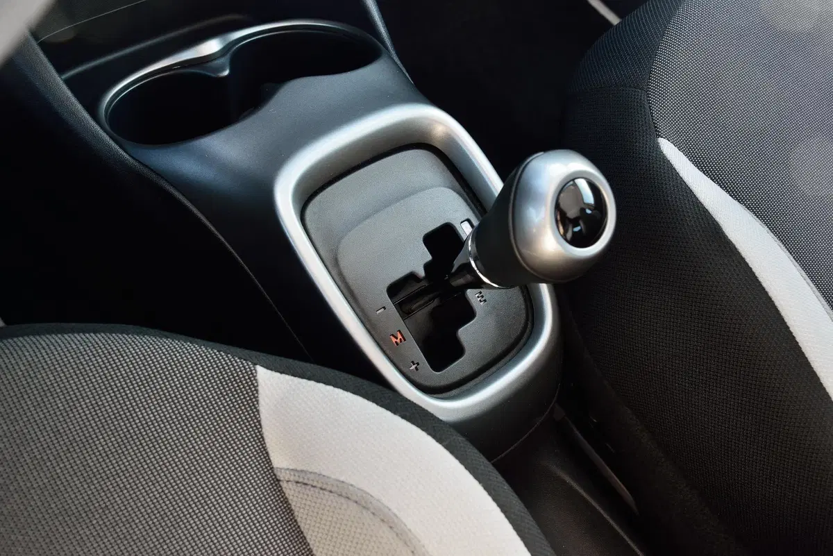Toyota Aygo Connect 1.0 VVT-i 72 CV 5 porte x-cool (18)