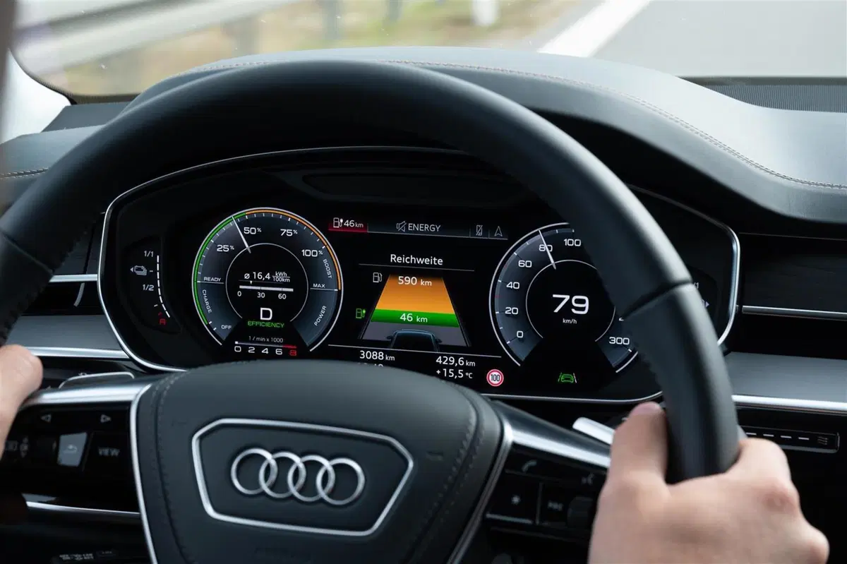 Audi A8 2020: novità V8 mild hybrid benzina e diesel (3)