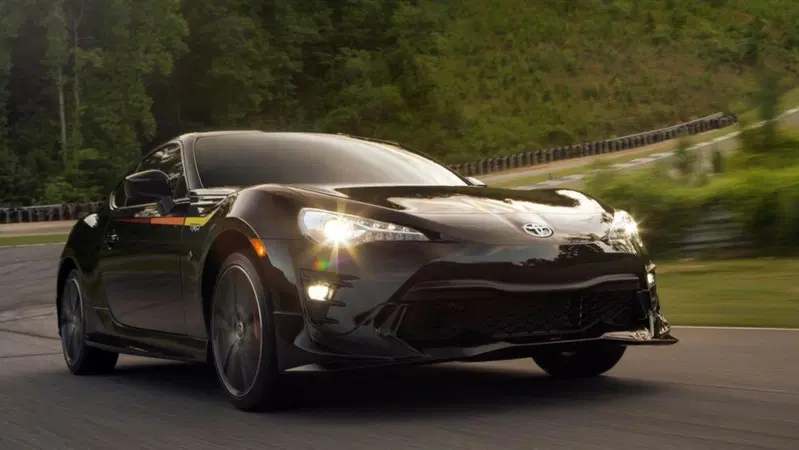 Toyota: dalla GT86 alla GR86 da 260 CV. Forse troppo "Supra"?