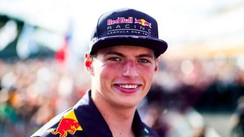 F1, Codemasters "corteggia" Max Verstappen