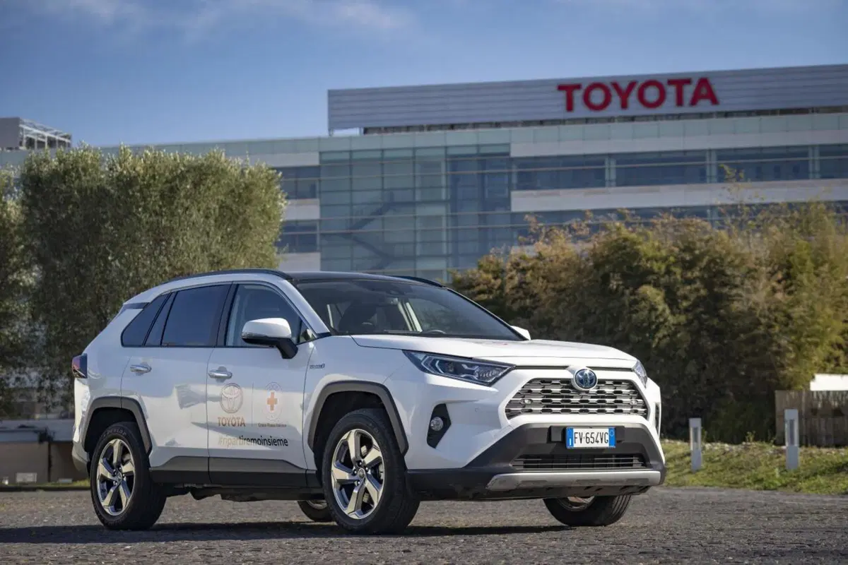 Toyota Italia: a disposizione una flotta per la Croce Rossa Italiana (7)