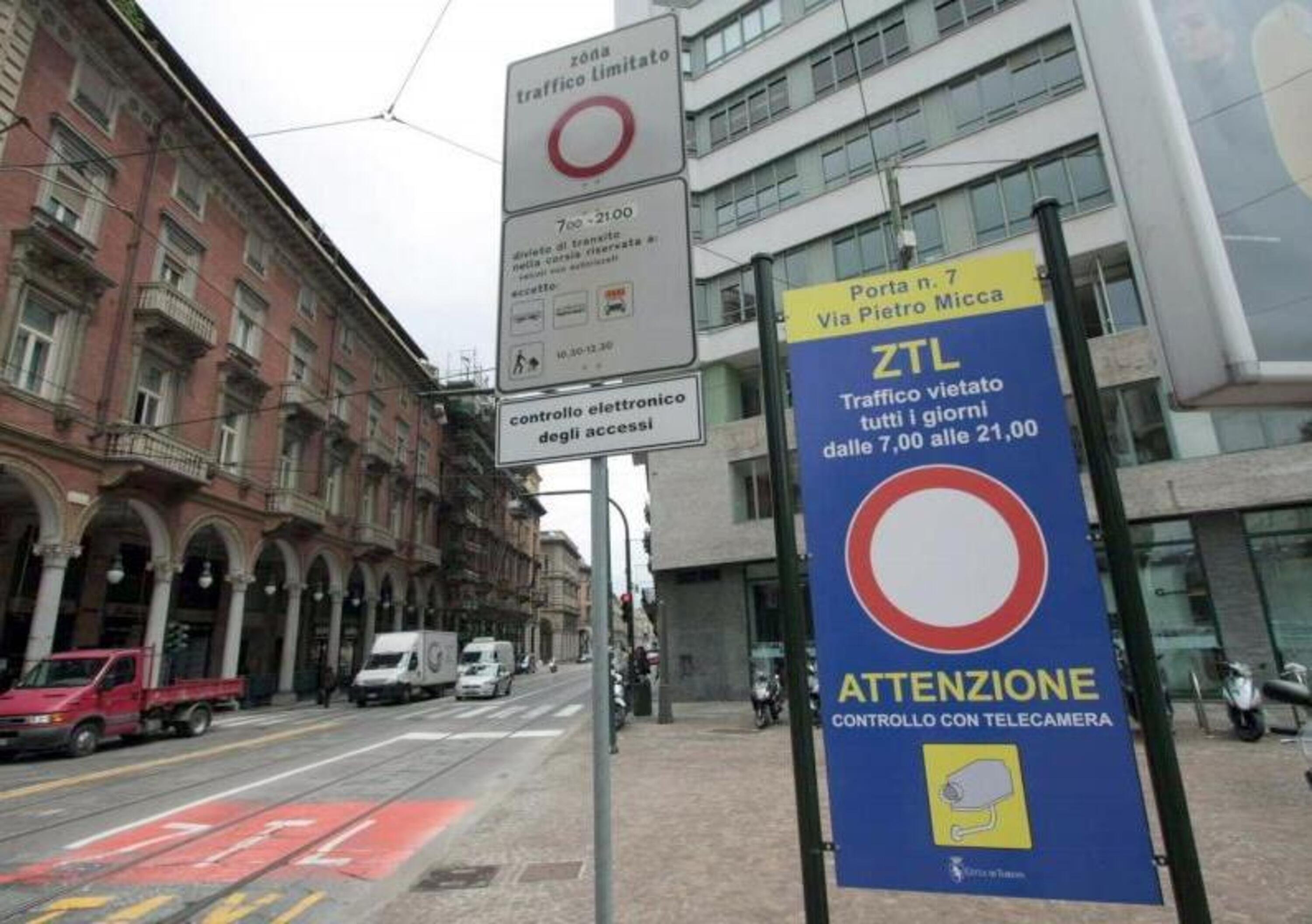 A Torino proroga sospensione ZTL e strisce blu fino al 18 aprile