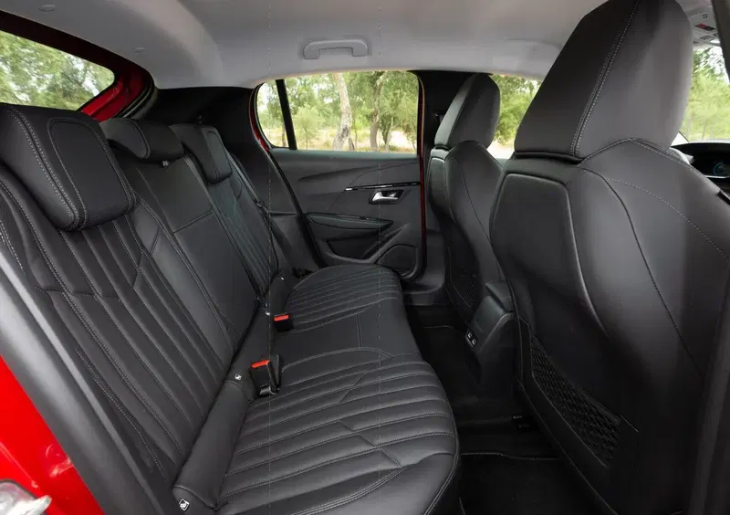 Peugeot 208 (2012-20) (13)