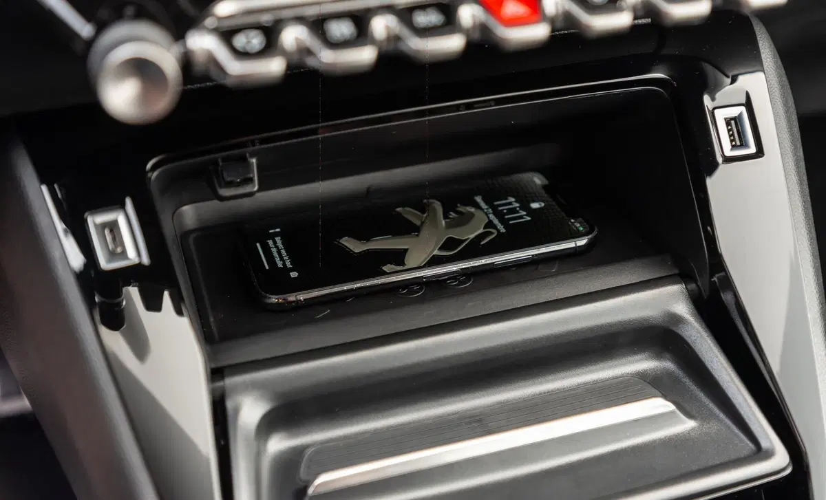 Peugeot 208 HDi 68 CV 5 porte Active (20)