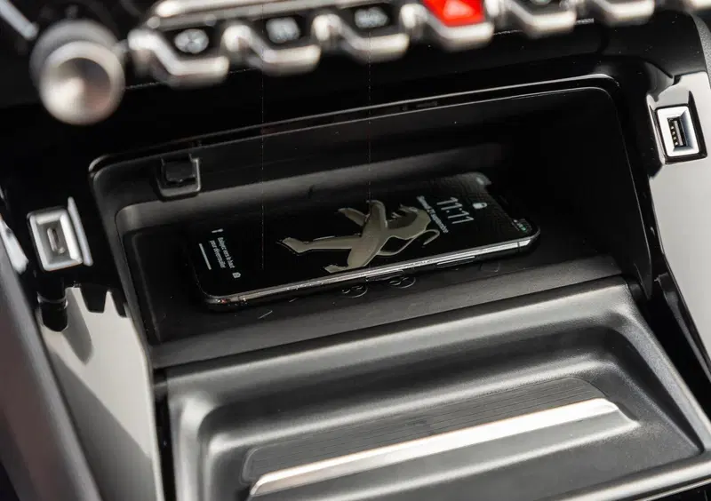 Peugeot 208 (2012-20) (19)