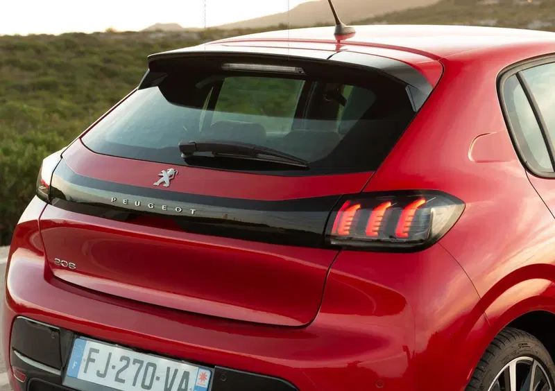Peugeot 208 (2012-20) (22)