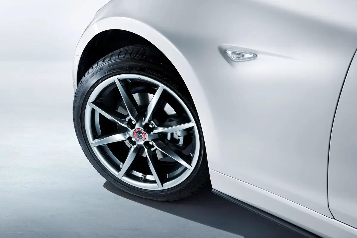 Mazda 100 anni: special edition su tutta la gamma (4)