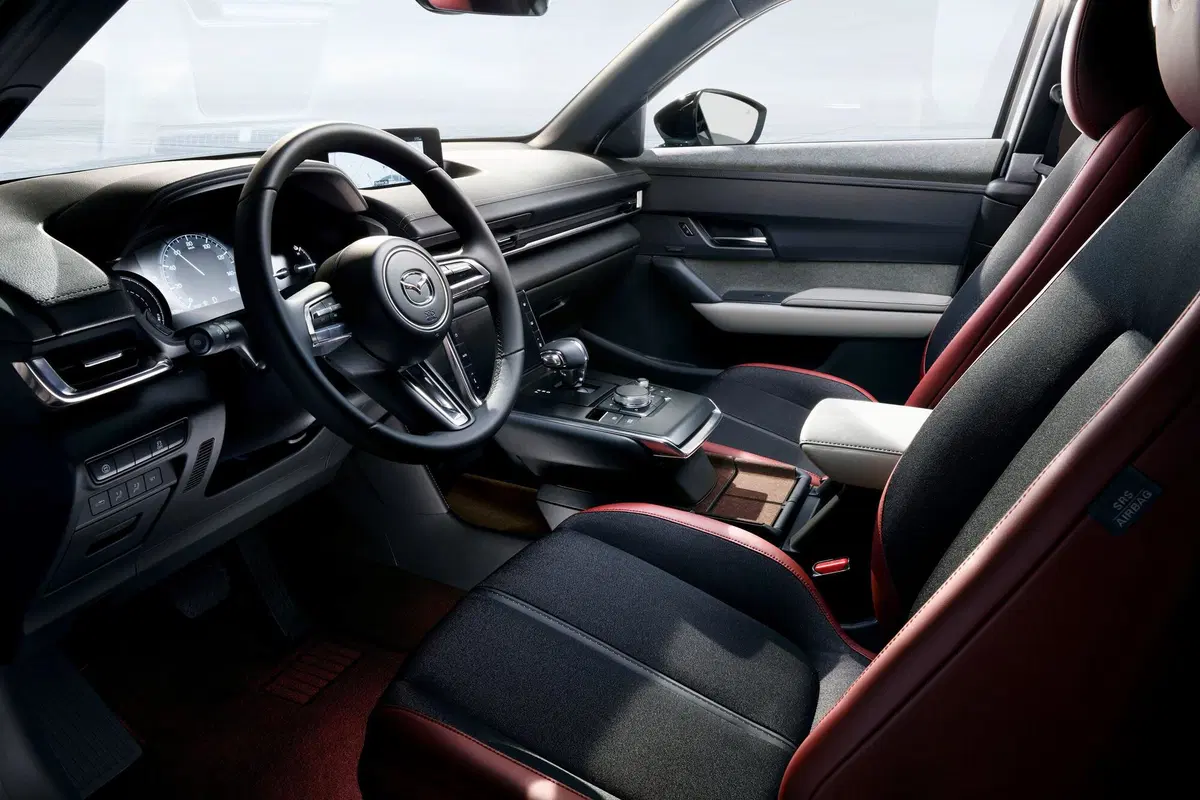 Mazda 100 anni: special edition su tutta la gamma (19)