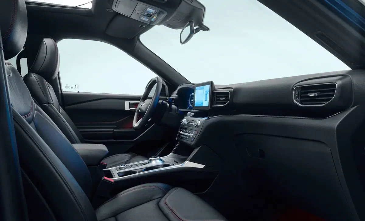 Ford Explorer (2020-23) (11)