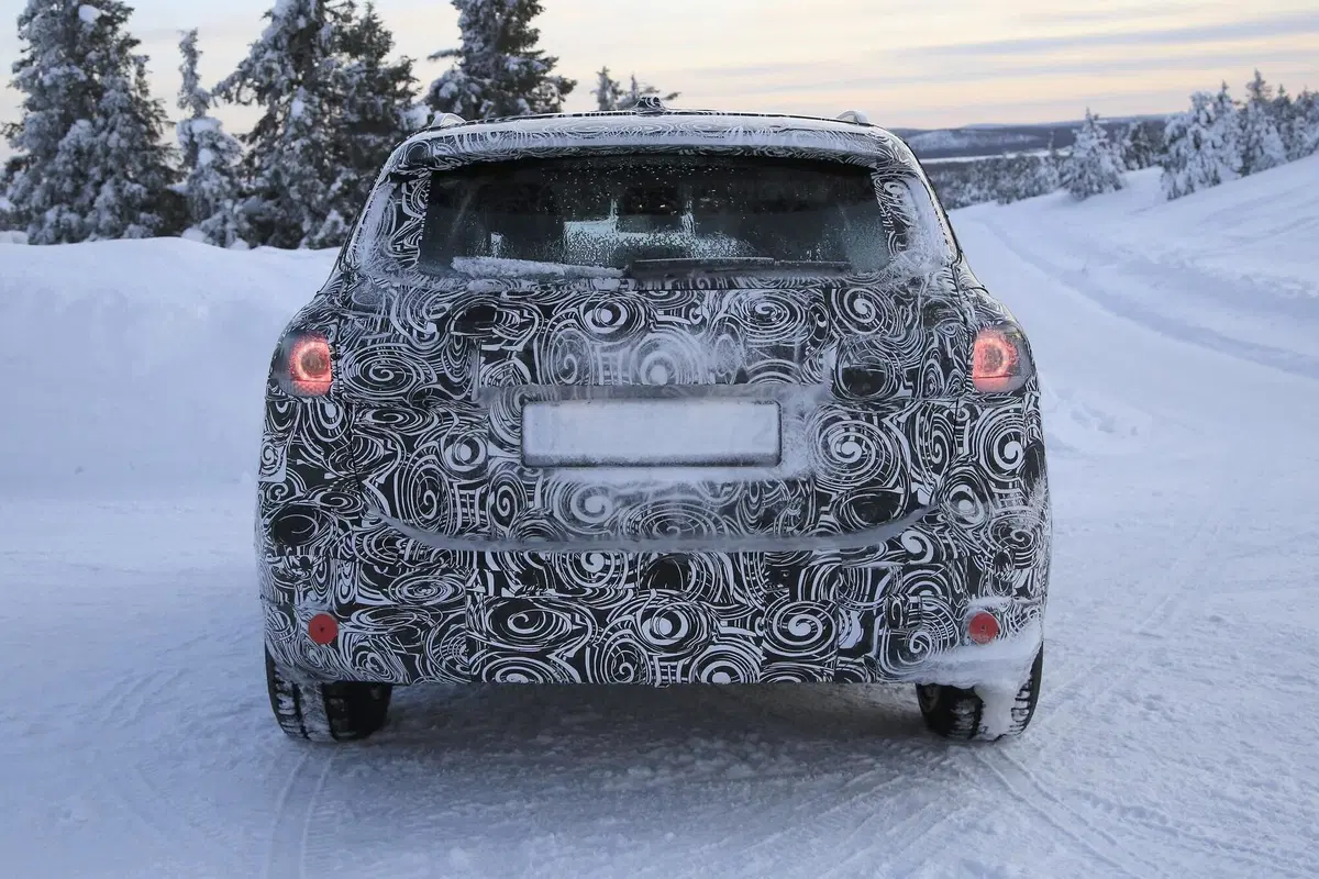 BMW Serie 2 Active Tourer: verso la nuova generazione [Foto spia] (15)