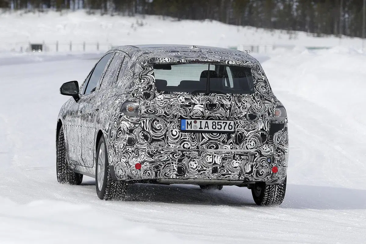 BMW Serie 2 Active Tourer: verso la nuova generazione [Foto spia] (10)