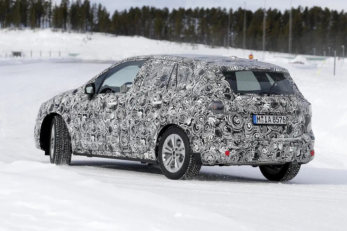 BMW Serie 2 Active Tourer: verso la nuova generazione [Foto spia] (8)