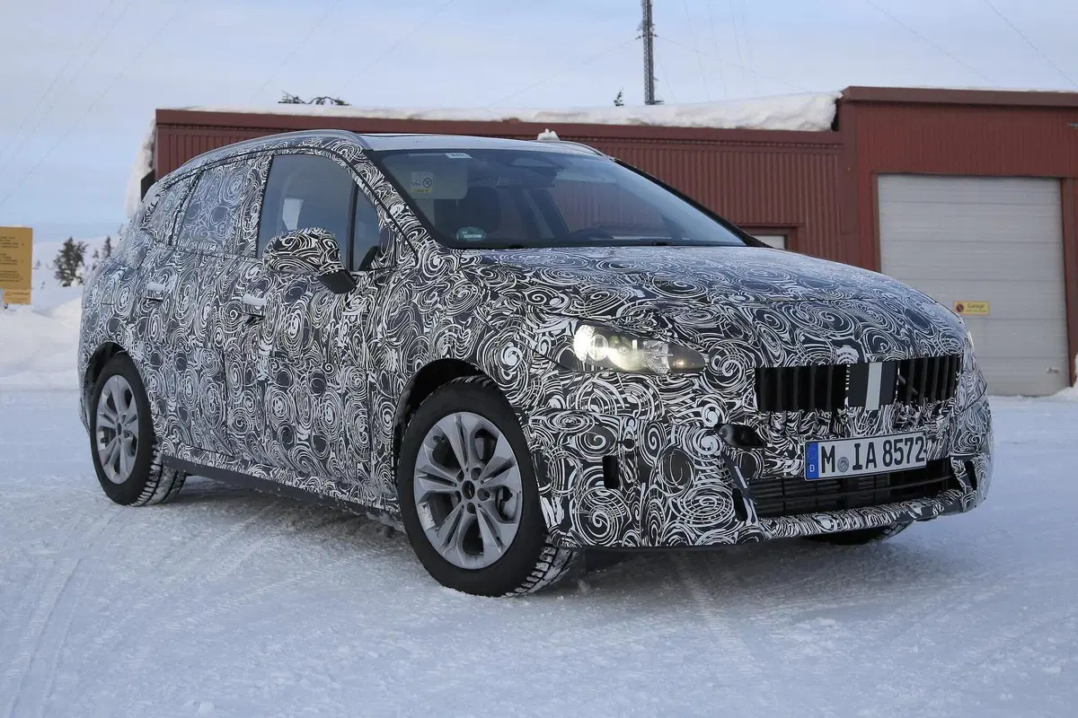 BMW Serie 2 Active Tourer: verso la nuova generazione [Foto spia] (16)
