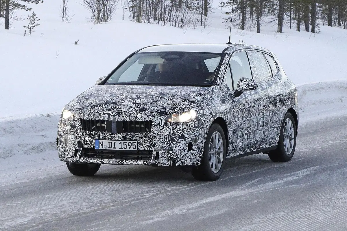 BMW Serie 2 Active Tourer: verso la nuova generazione [Foto spia] (20)