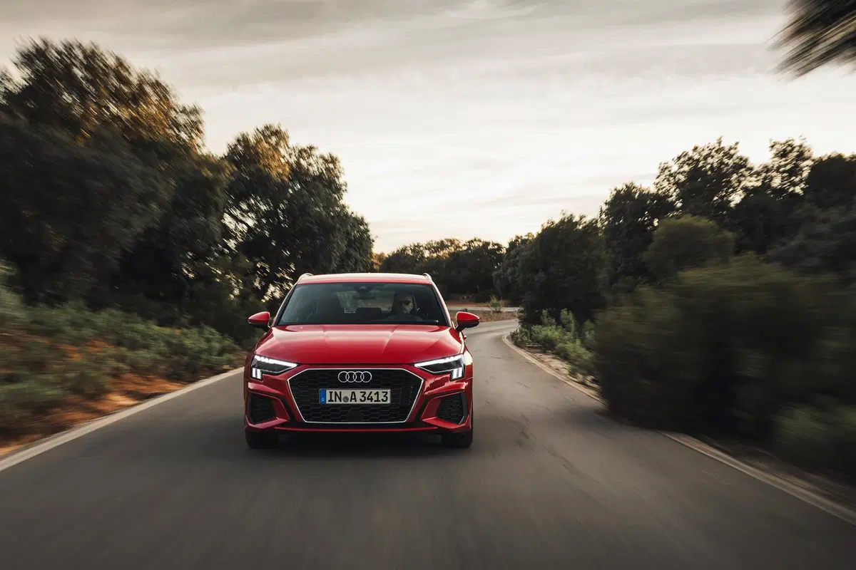 Nuova Audi A3: mild hybrid da 32.300 euro (in Germania) (9)
