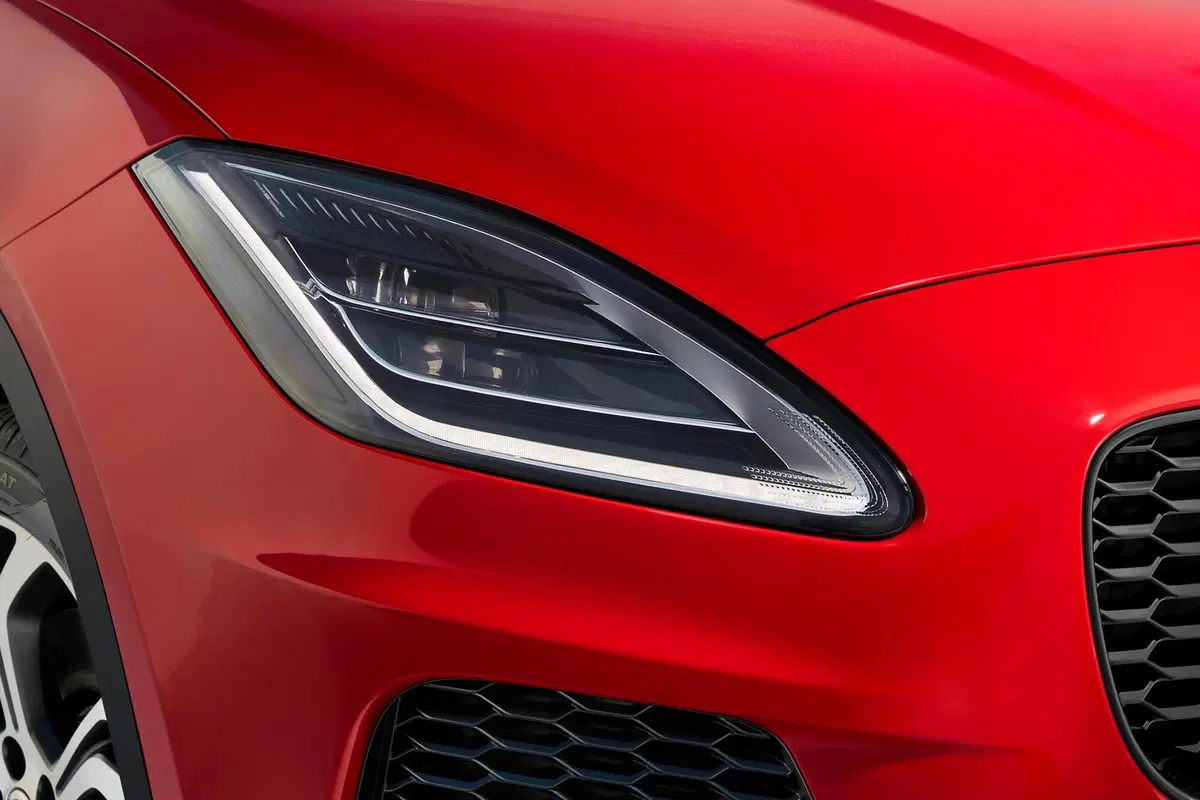 Jaguar E-Pace 2.0D 180 CV AWD R-Dynamic S (21)