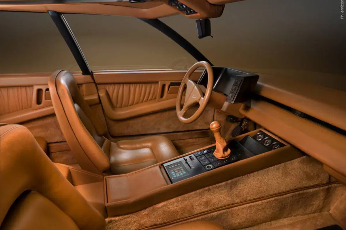 Ferrari Pinin, l'unica 4 porte del Cavallino compie 40 anni (4)