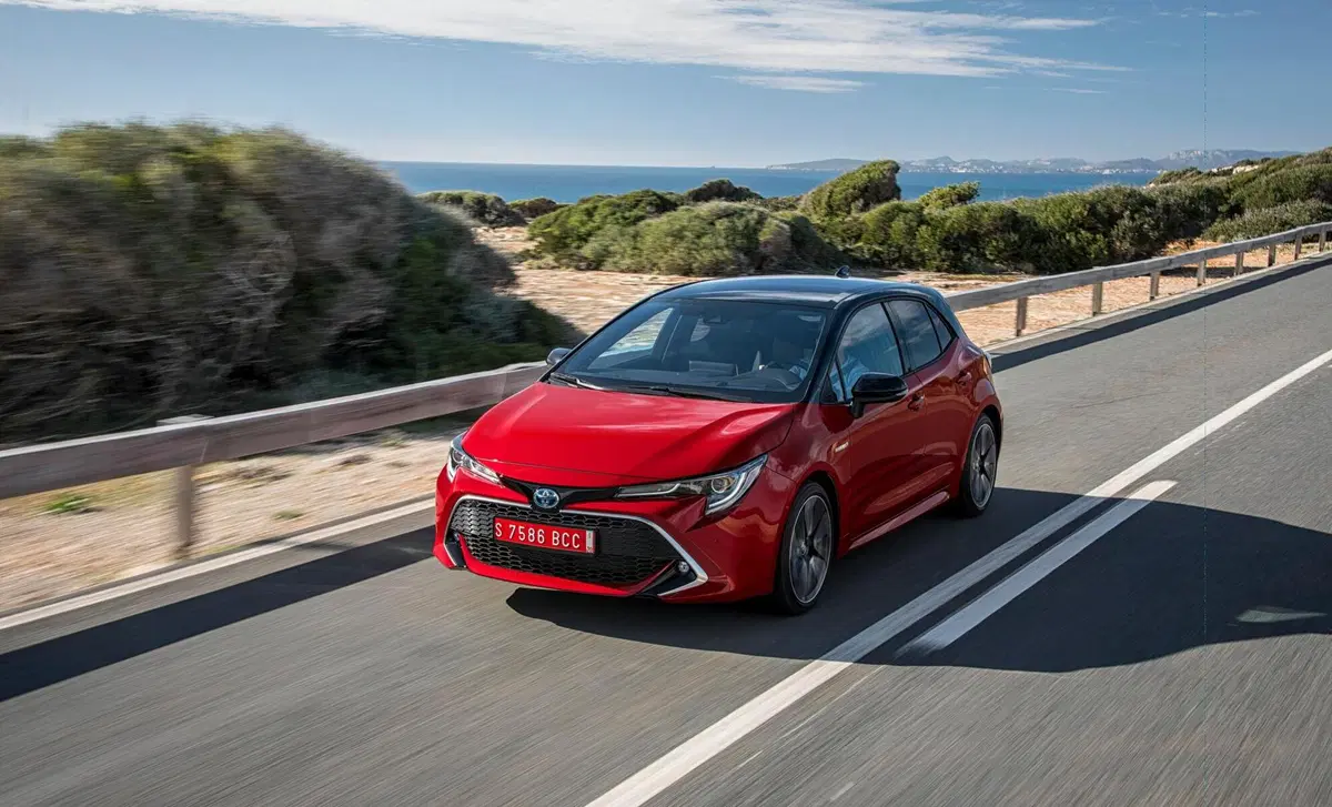 Toyota Corolla 2.0 Hybrid Lounge (9)