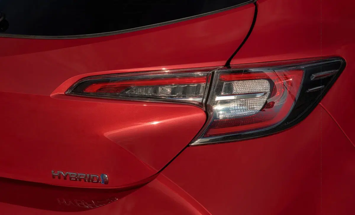 Toyota Corolla 2.0 Hybrid Lounge (25)