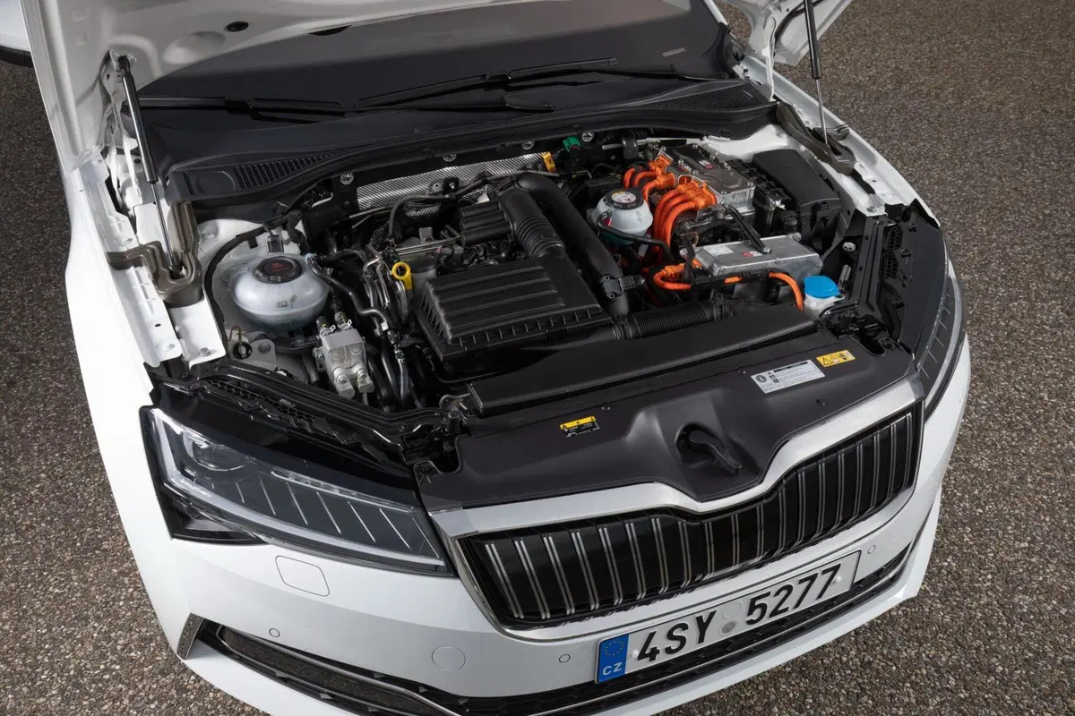 Skoda Superb 2.0 TDI EVO 150 CV SCR DSG SportLine (38)