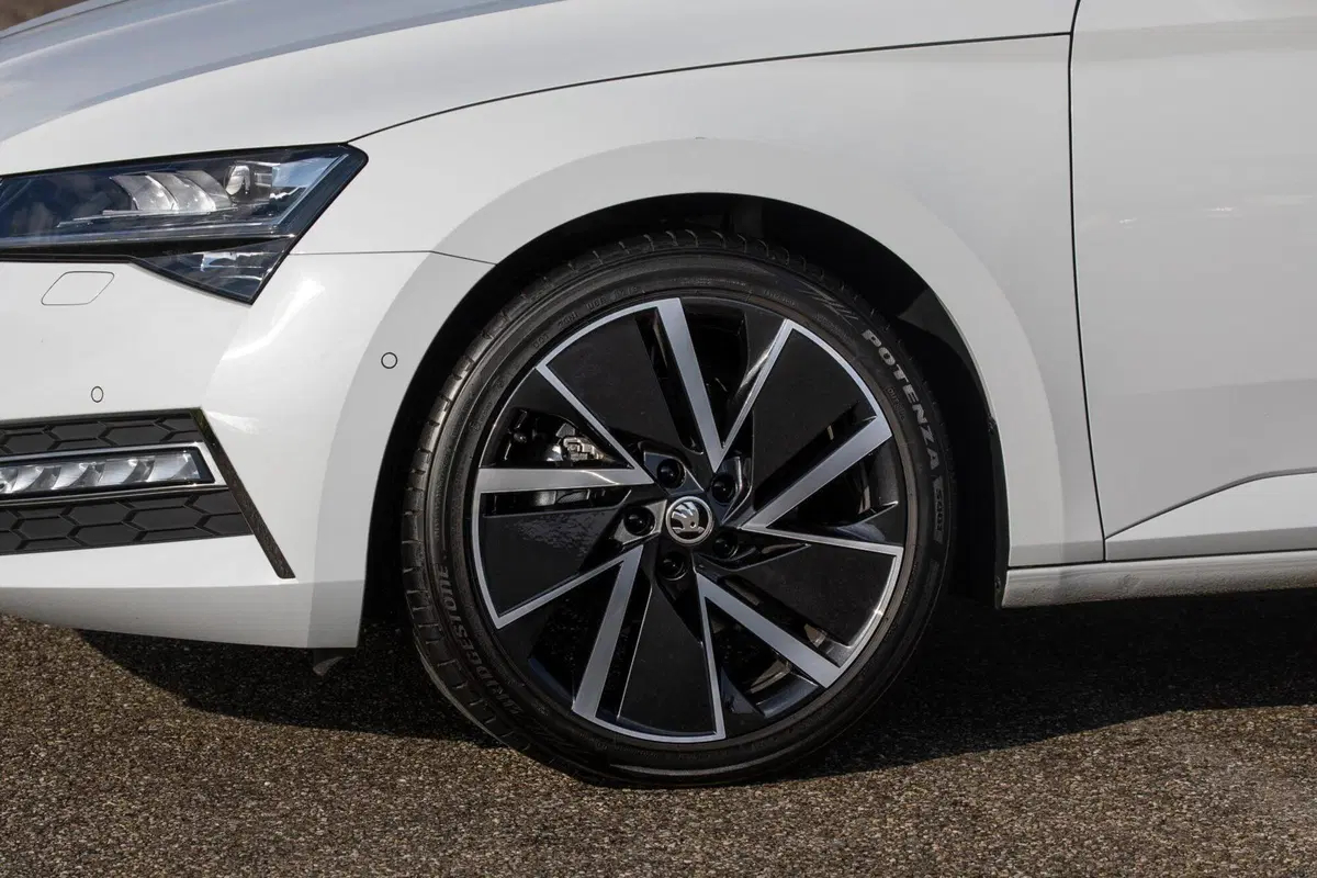 Skoda Superb 2.0 TDI EVO 150 CV SCR DSG SportLine (42)