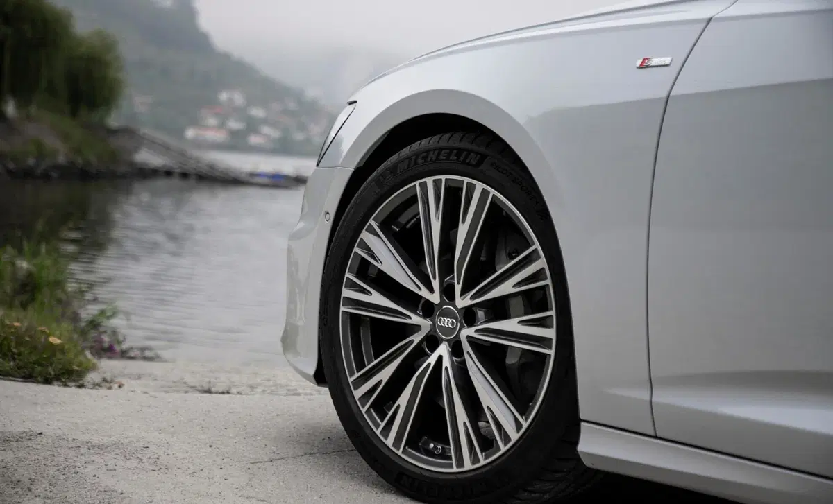 Audi A6 (2018-25) (25)