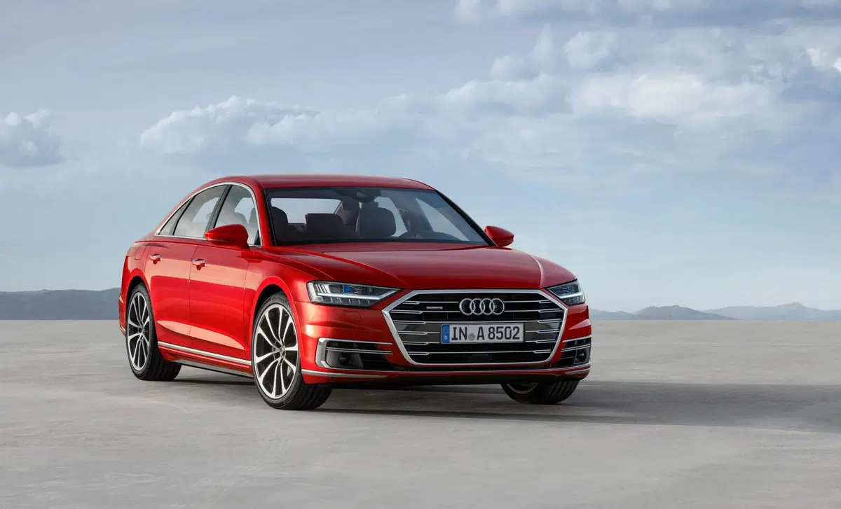 Audi A8 (2017-->>) (27)