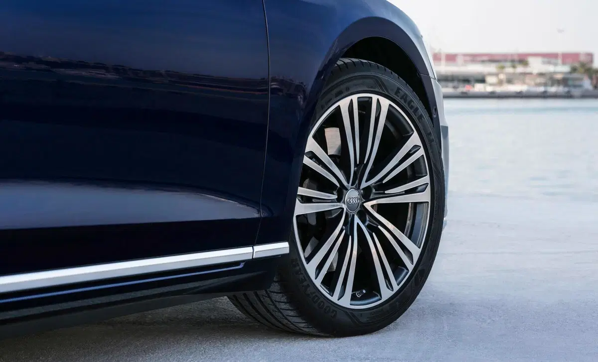 Audi A8 (2017-->>) (50)