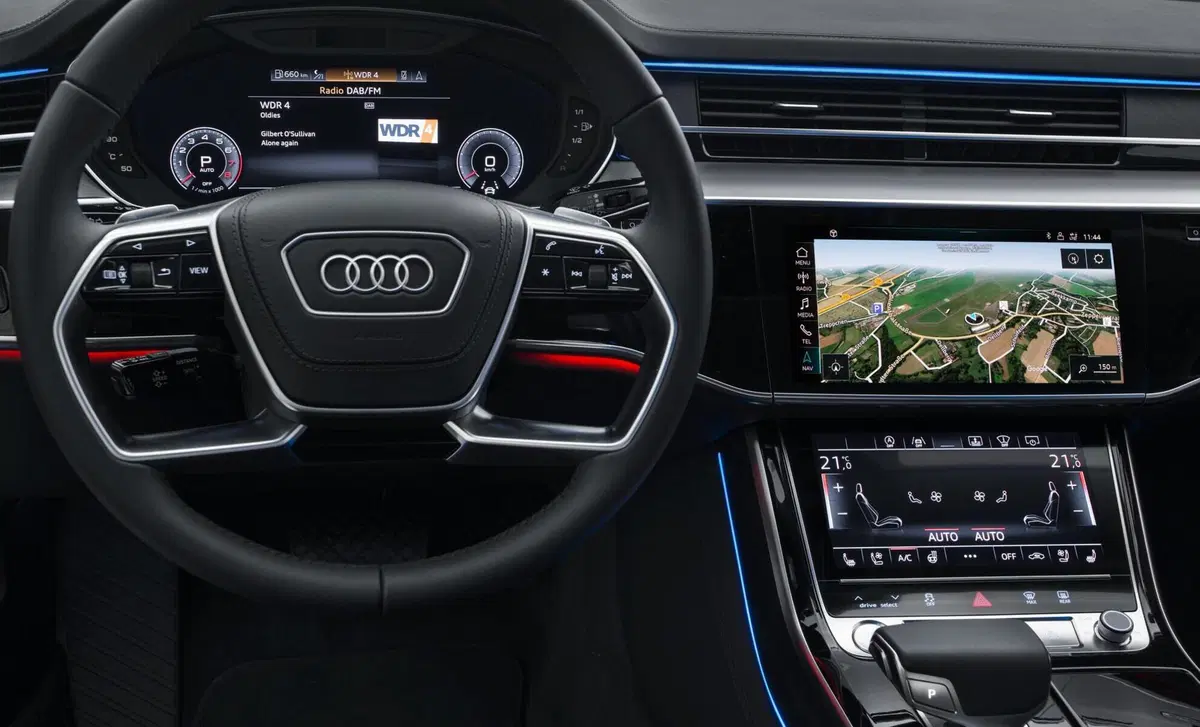 Audi A8 (2017-->>) (37)