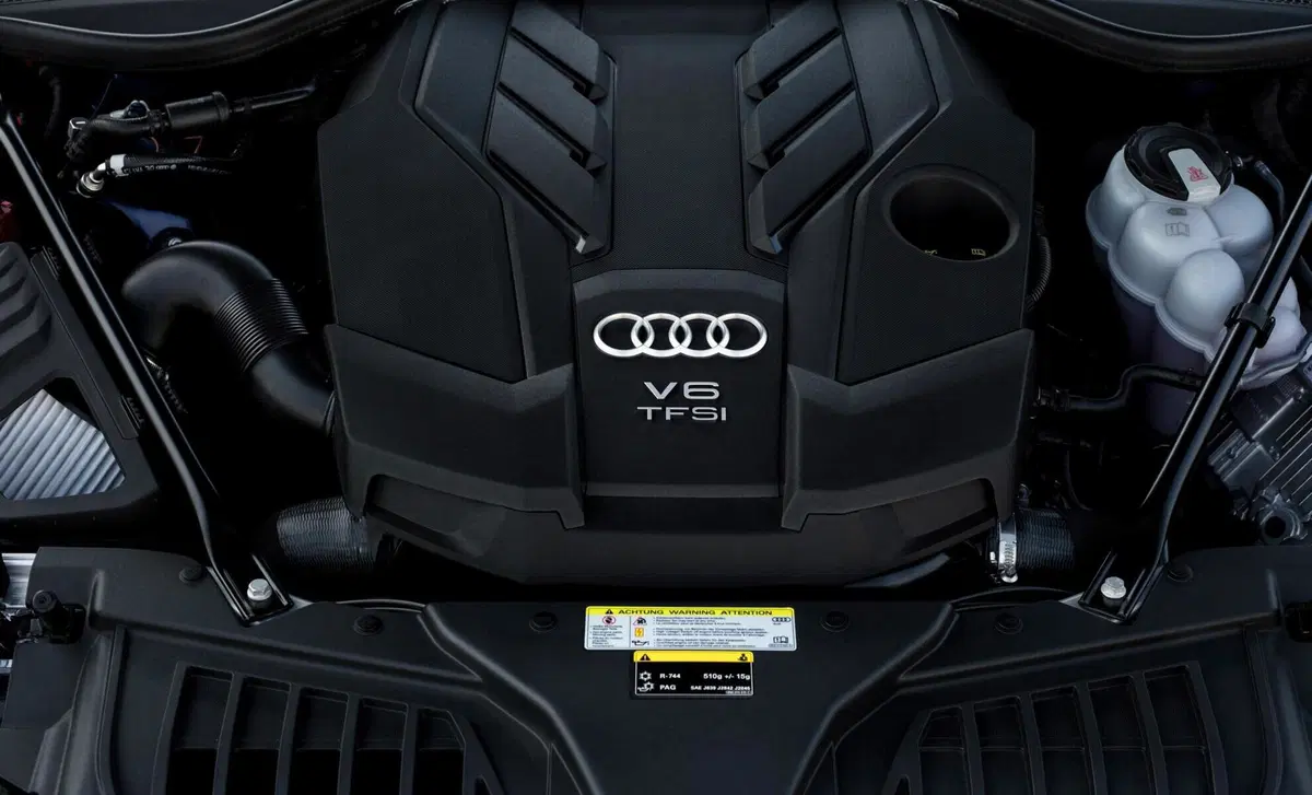 Audi A8 (2017-->>) (52)
