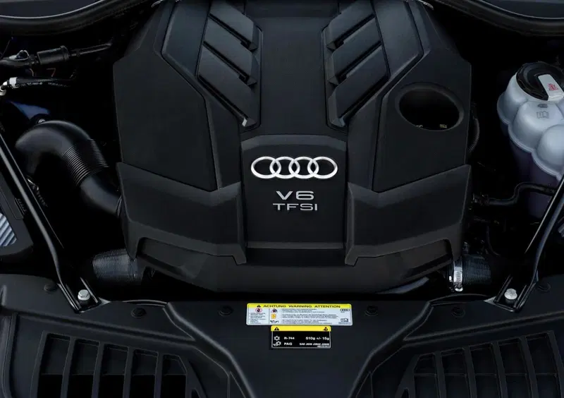 Audi A8 (2017-->>) (52)
