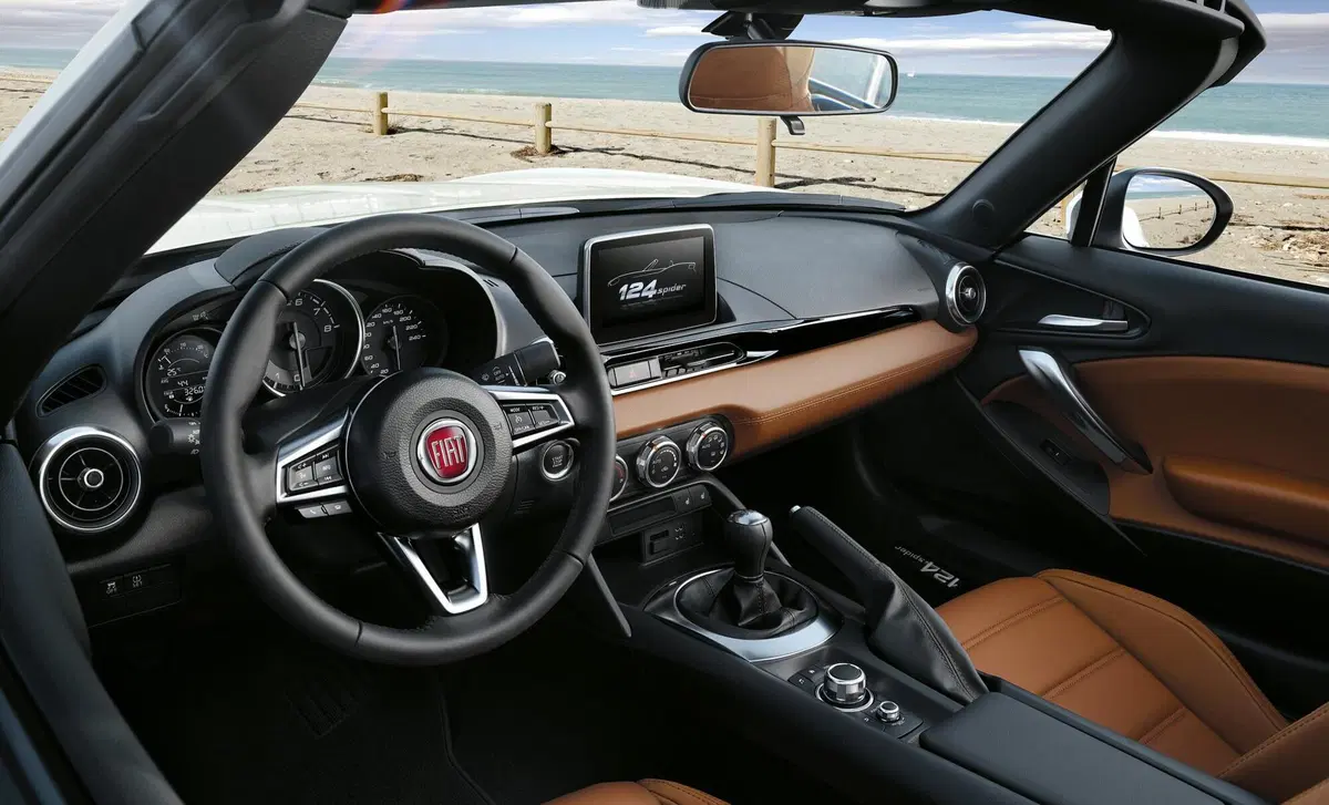 Fiat 124 spider 124 spider 1.4 MultiAir Lusso (11)