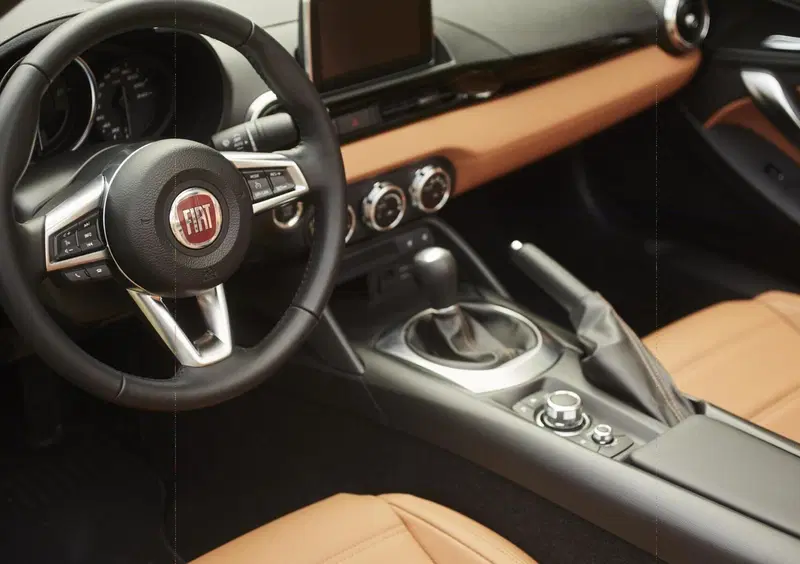 Fiat 124 spider (2016-19) (12)