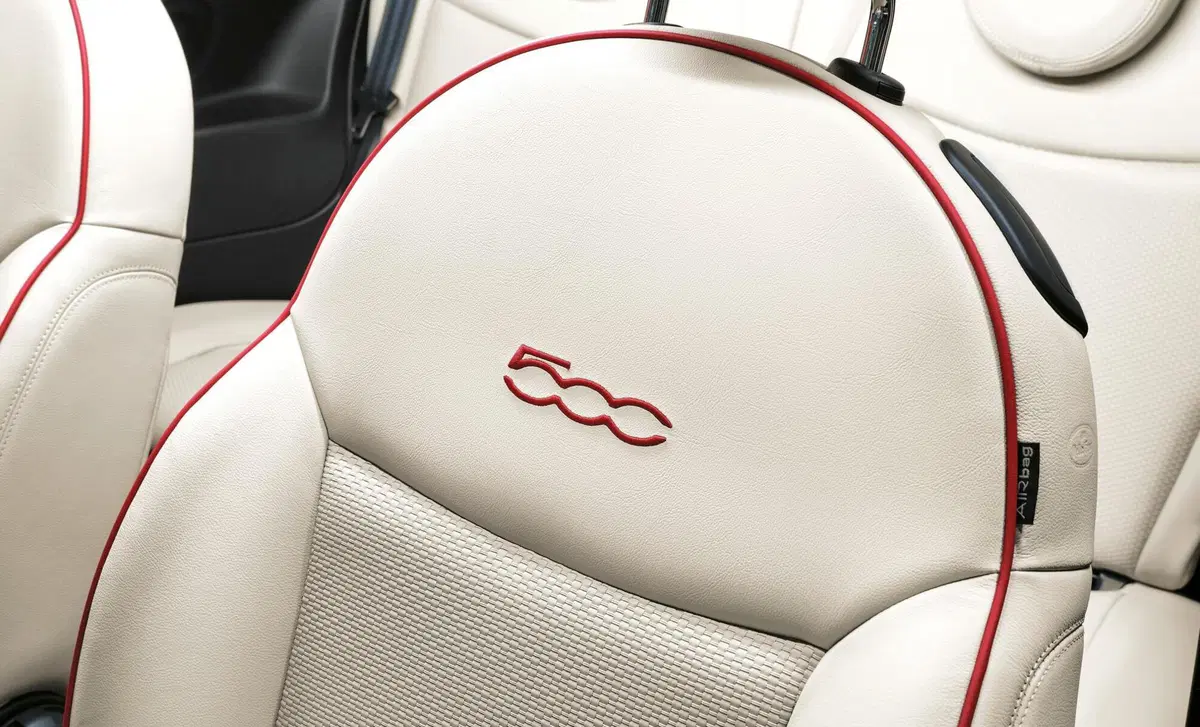 Fiat 500 Cabrio 1.0 Hybrid Club (14)