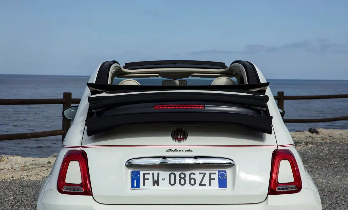 Fiat 500 Cabrio 1.0 Hybrid Club (19)