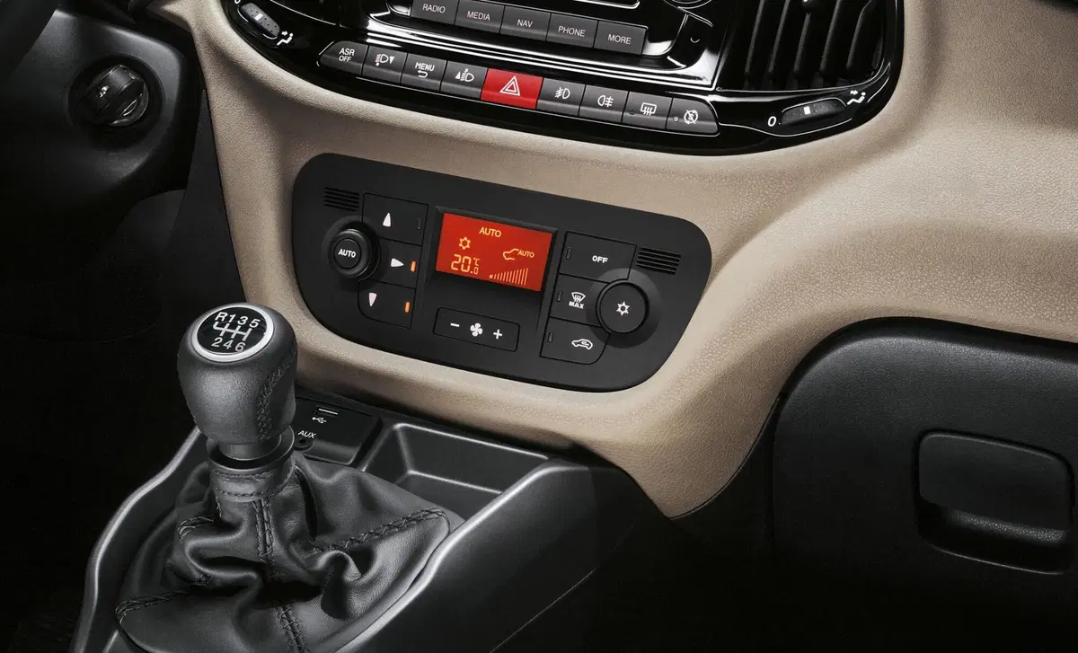 Fiat Doblò (2009-->>) (19)