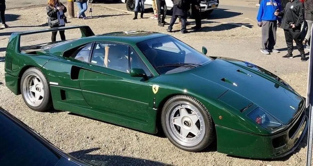 Non &egrave; eco, non &egrave; green e nemmeno british, ma che bel verde di un'auto: Ferrari F40 special [Foto gallery]
