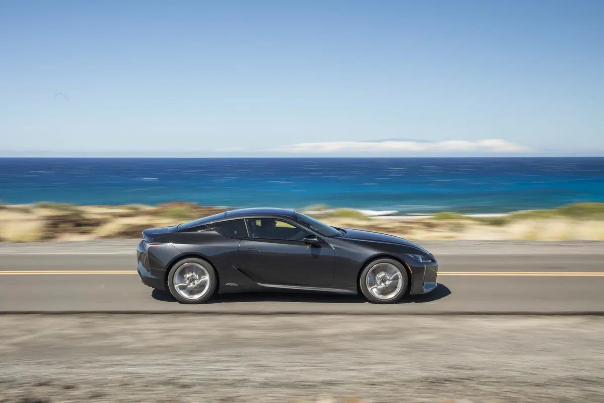 Lexus LC Coupé 2021: restyling e aggiornamenti tecnici (2)
