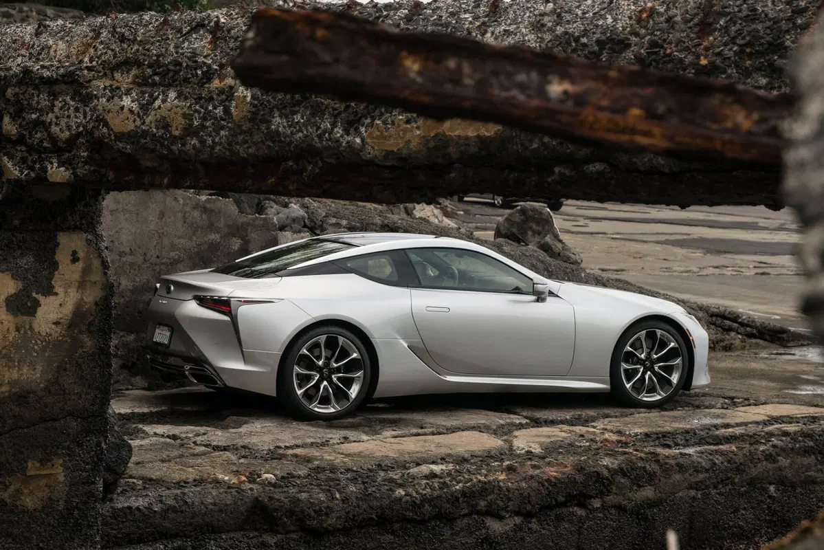 Lexus LC Coupé 2021: restyling e aggiornamenti tecnici (15)