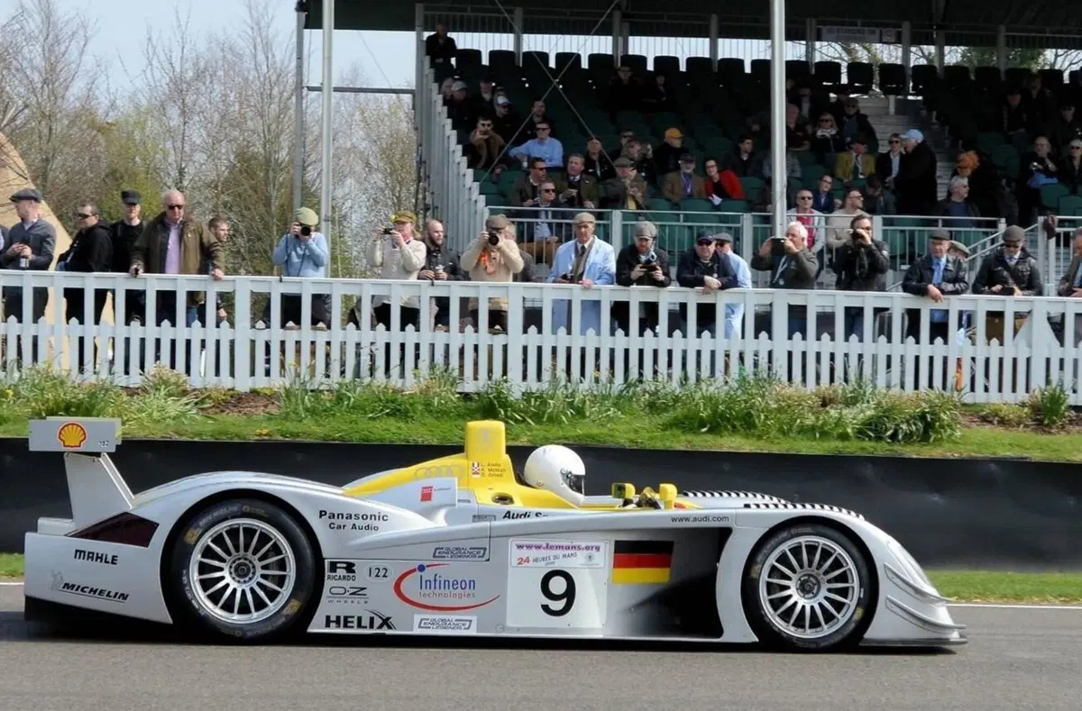 La vera Audi R8 è in vendita: esemplare che ha corso la 24h Le Mans 2000 (7)