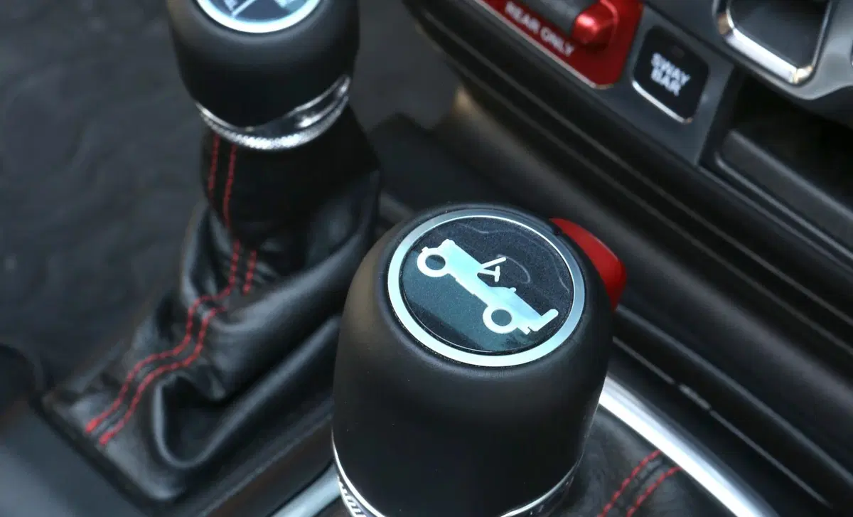 Jeep Wrangler (2018-22) (12)